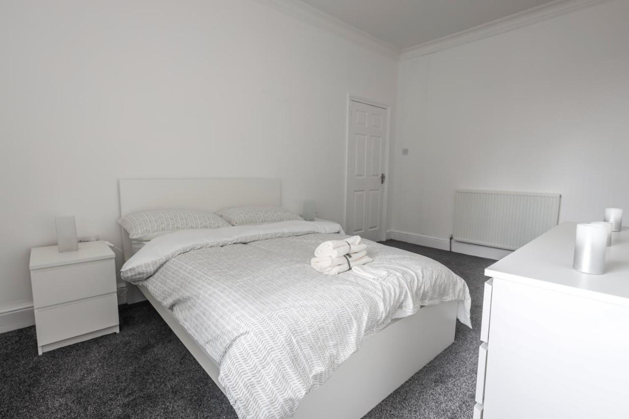 Spacious 4 Bed House In Birmingham, Suitable For Contractors Exterior foto
